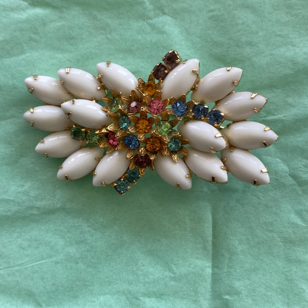 Vintage broach